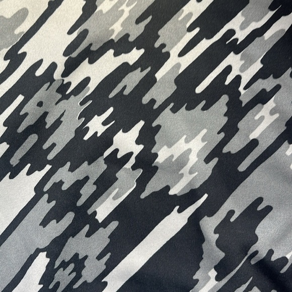 Nike Pro Dri-fit Black and Gray‎ Patterned Capri Leggings Woman’s Size Small - Picture 4 of 6